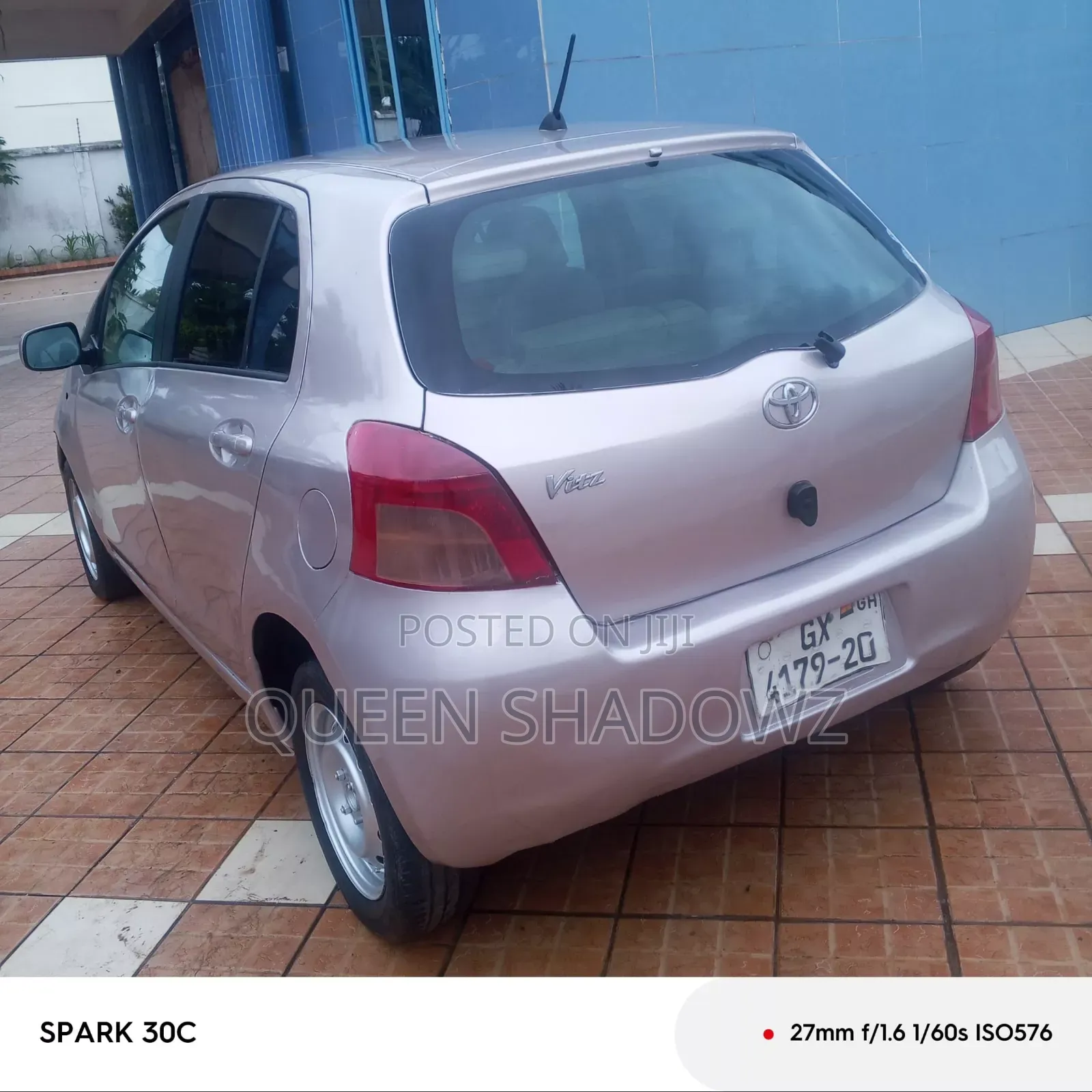 Toyota Vitz 2010 Silver