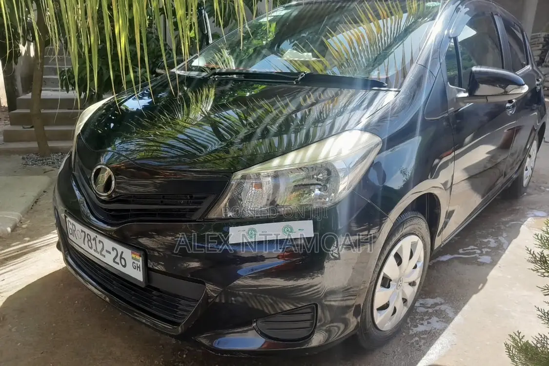 Toyota Vitz 2013 Black