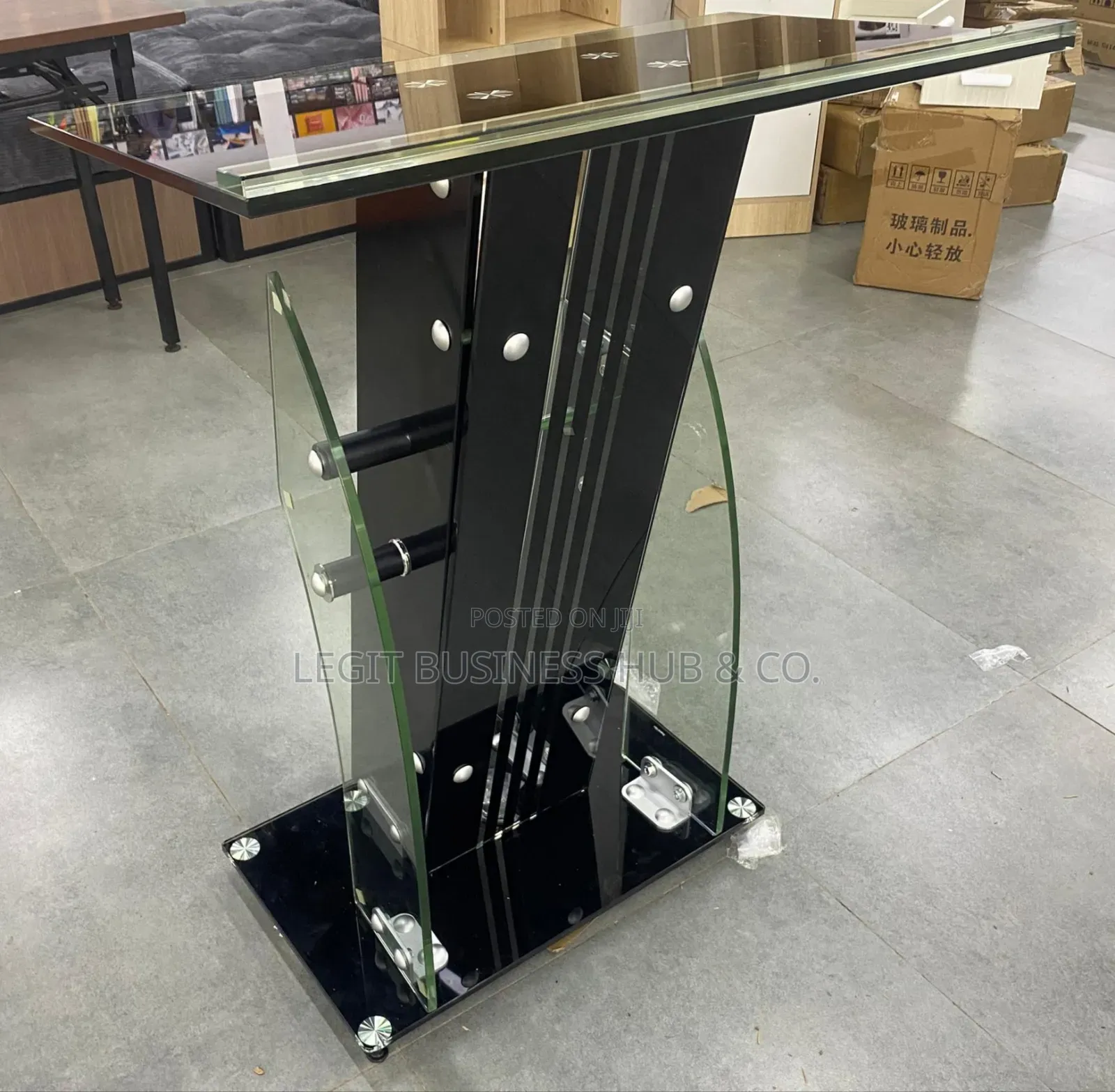 Quality Glass Pulpit