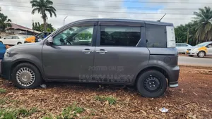 Toyota Sienta 2013 Gray