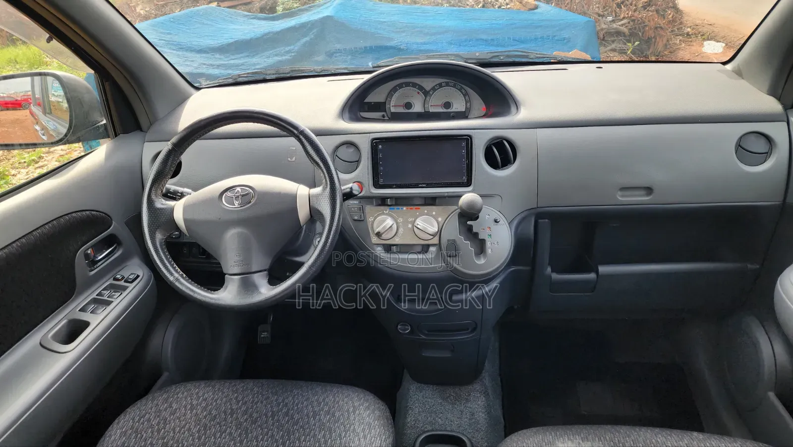 Toyota Sienta 2013 Gray