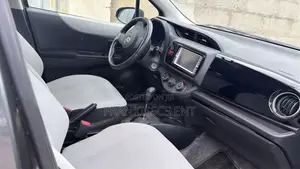 Toyota Vitz 1.3 AWD 5dr 2012 Gray