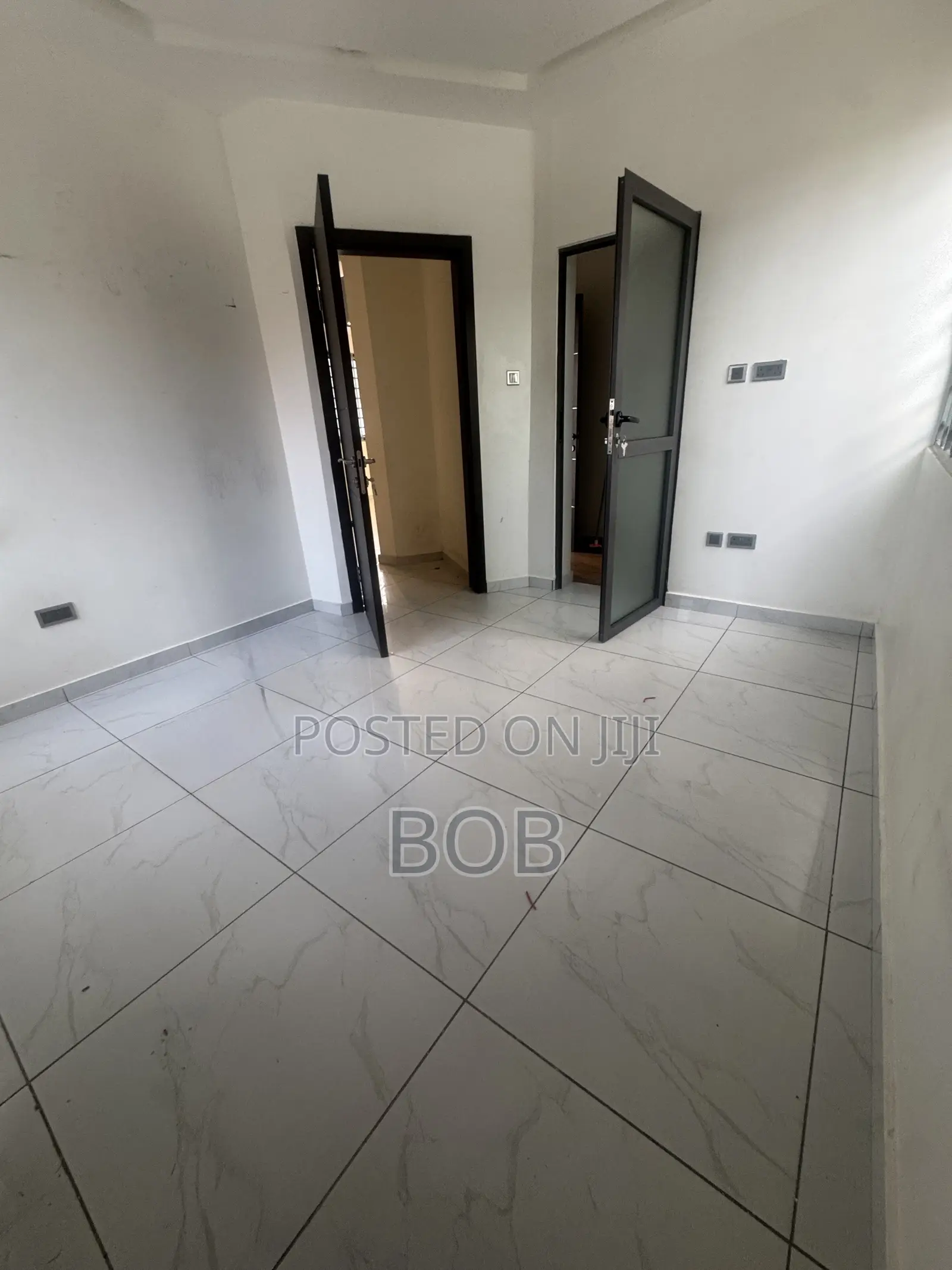2bdrm Townhouse / Terrace in Bob, Nmai-Dzorn for rent