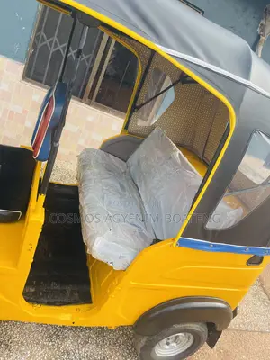 Bajaj RE 2021 Yellow