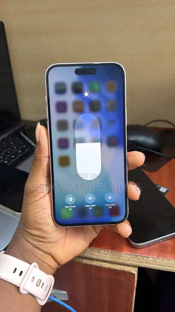 Apple iPhone 15 128 GB Green
