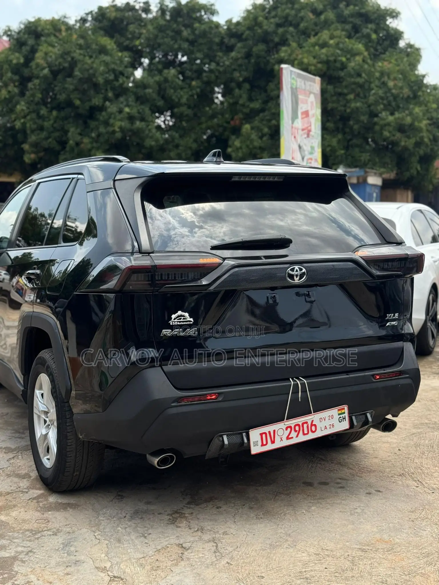 Toyota RAV4 XLE 2021 Black