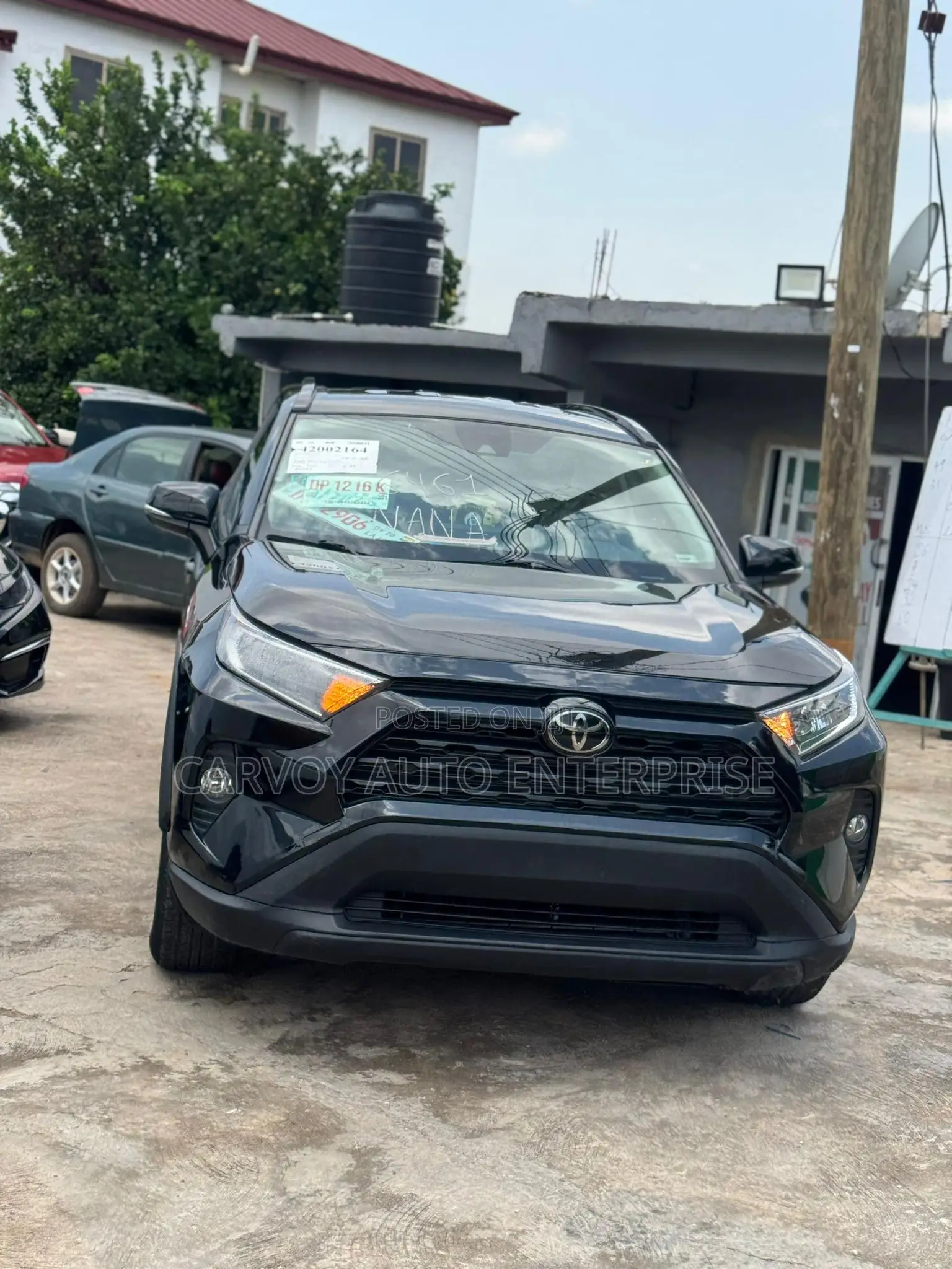 Toyota RAV4 XLE 2021 Black