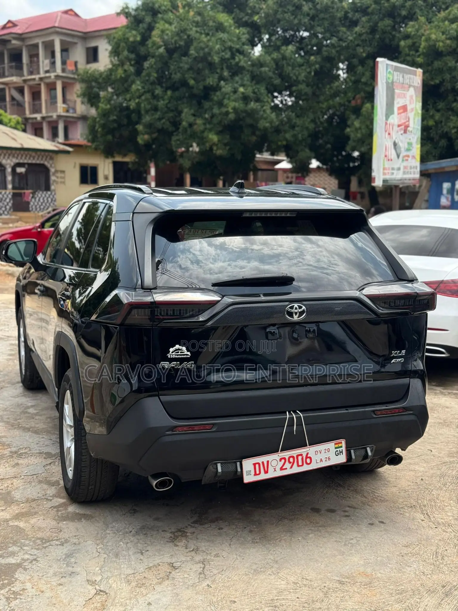 Toyota RAV4 XLE 2021 Black