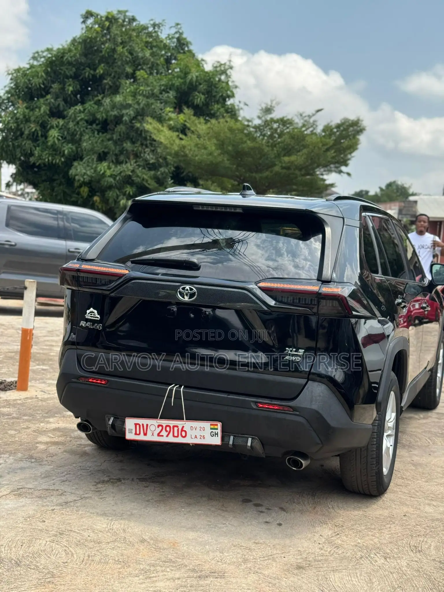 Toyota RAV4 XLE 2021 Black
