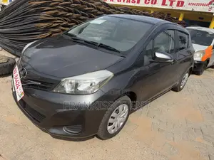 Toyota Vitz 1.3 AWD 5dr 2012 Gray