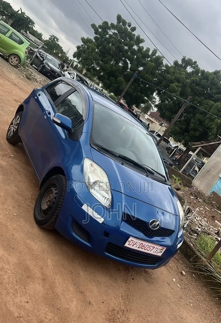 Toyota Vitz 2010 Blue