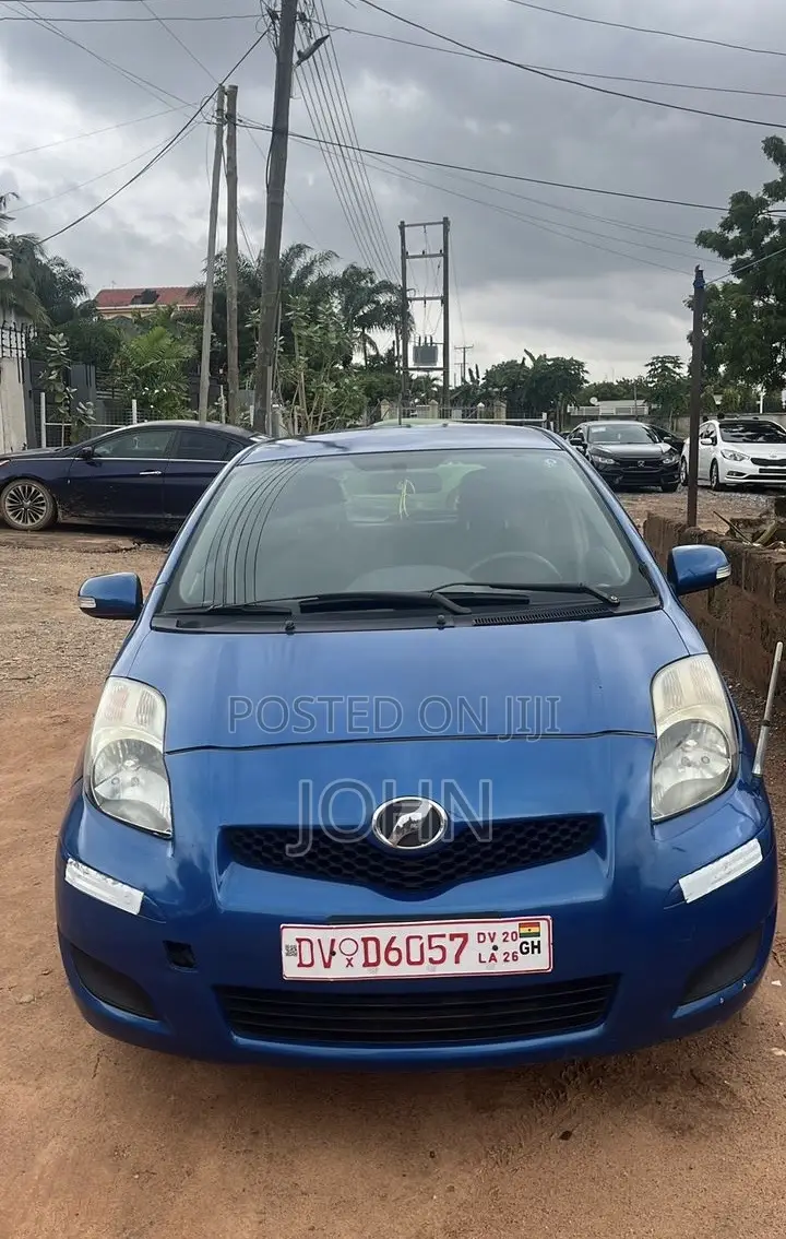 Toyota Vitz 2010 Blue
