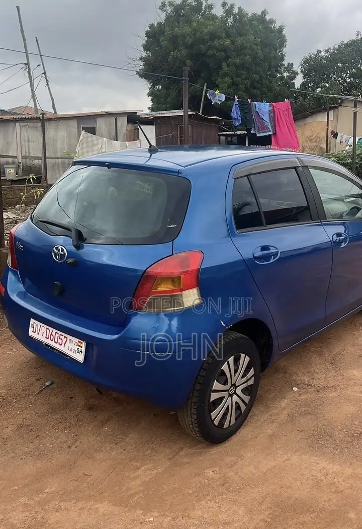 Toyota Vitz 2010 Blue