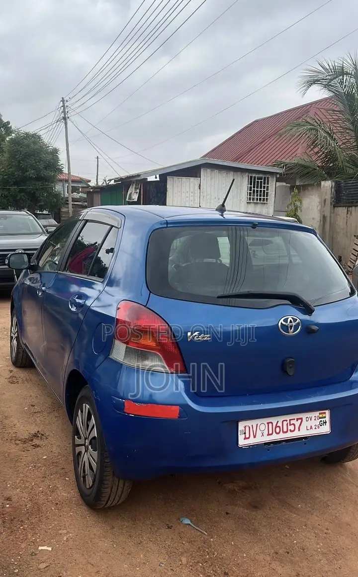 Toyota Vitz 2010 Blue