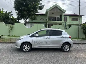 Toyota Vitz 2012 Silver