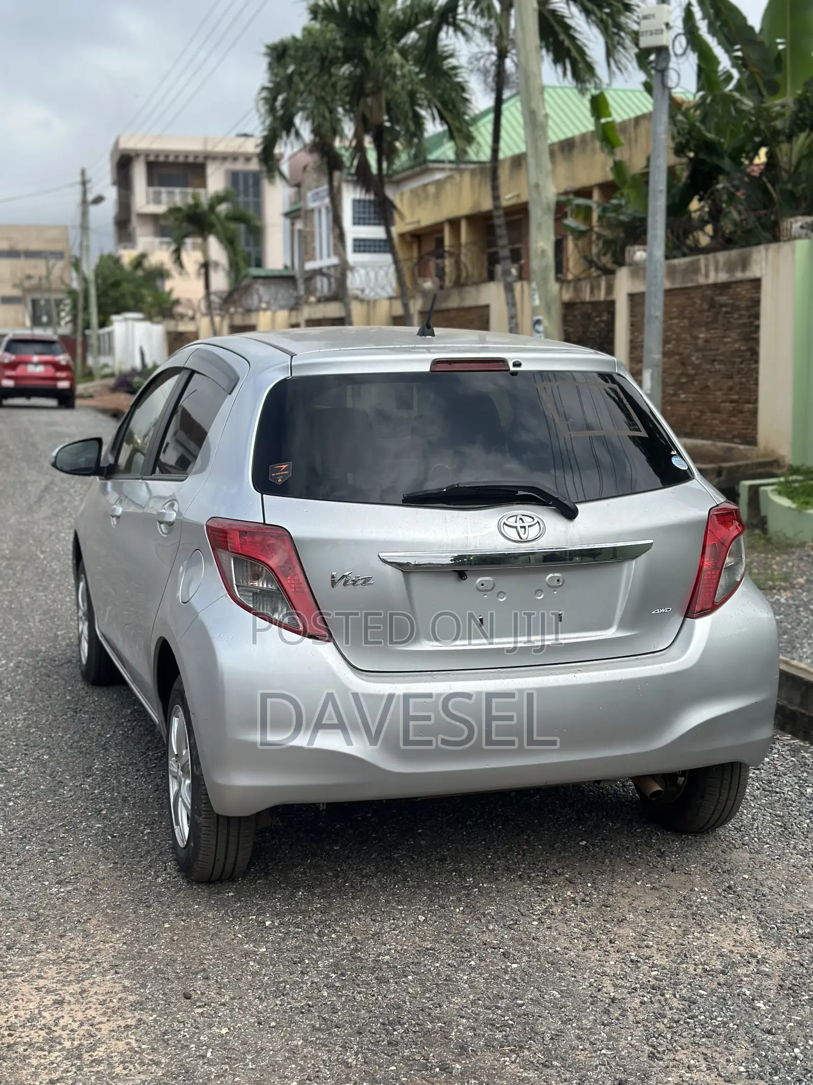 Toyota Vitz 2012 Silver