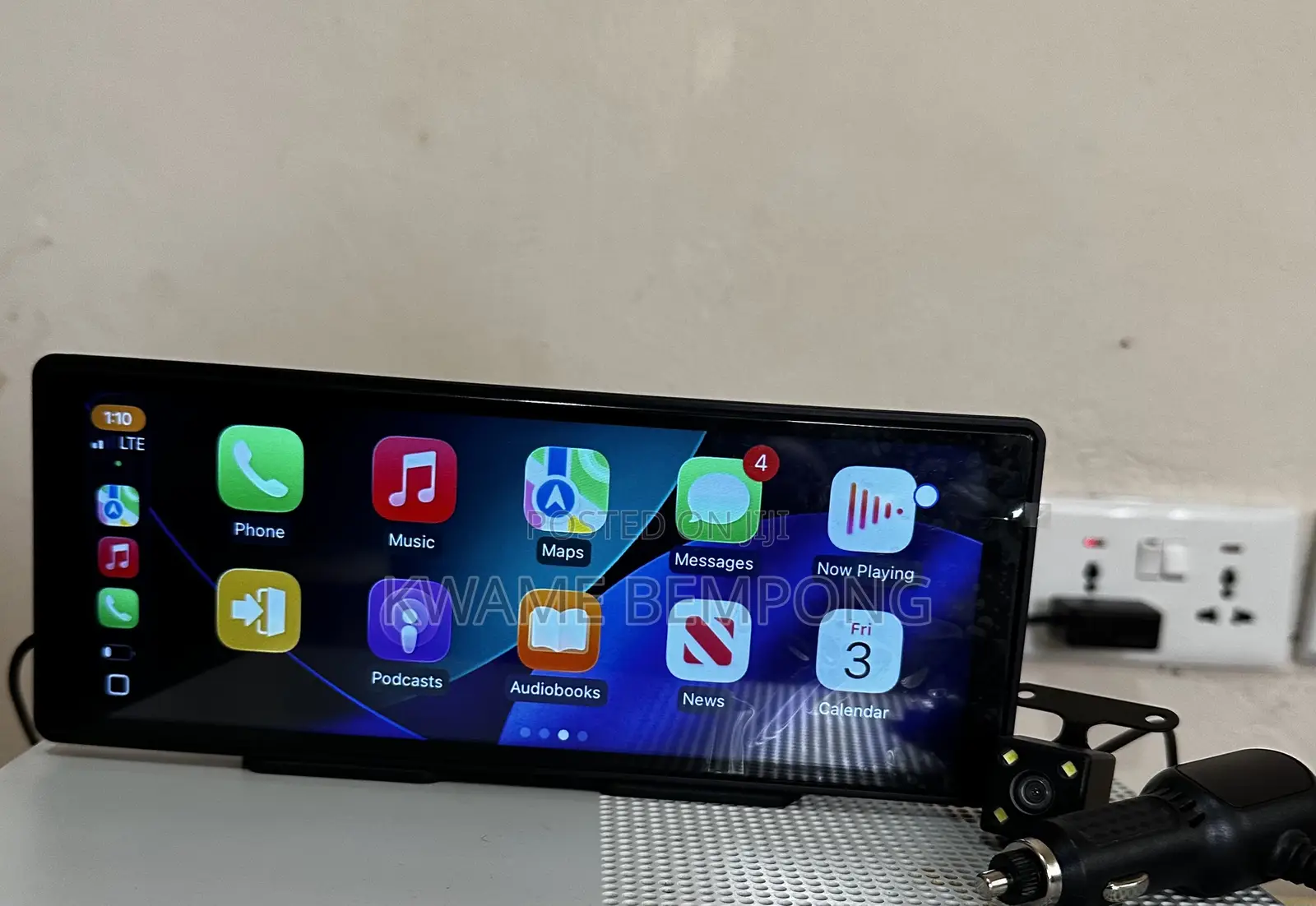 Android Infotainment Screen With Carplay Support and Reverse Camera