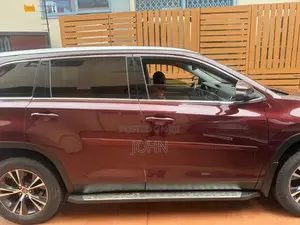Toyota Highlander LE 2019