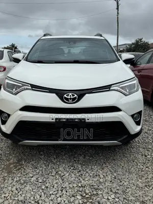 Toyota RAV4 SE FWD (2.5L 4cyl 6A) 2017 White
