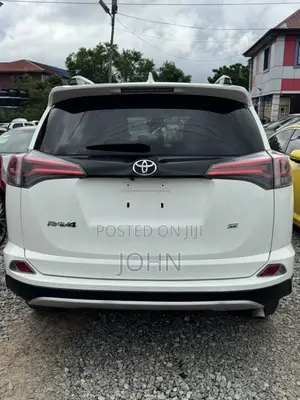 Toyota RAV4 SE FWD (2.5L 4cyl 6A) 2017 White