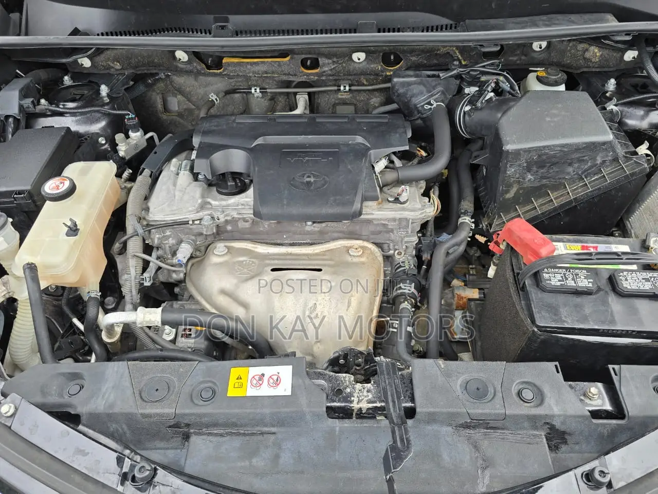 Toyota RAV4 LE 4dr SUV AWD (2.5L 4cyl 6A) 2018 Gray