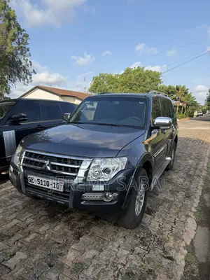Mitsubishi Pajero 2010 Blue