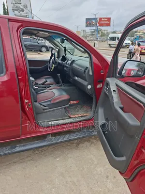 Nissan Navara 2012 Red