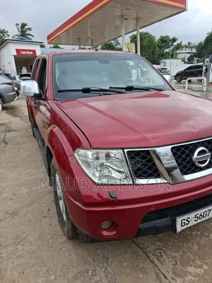 Nissan Navara 2012 Red