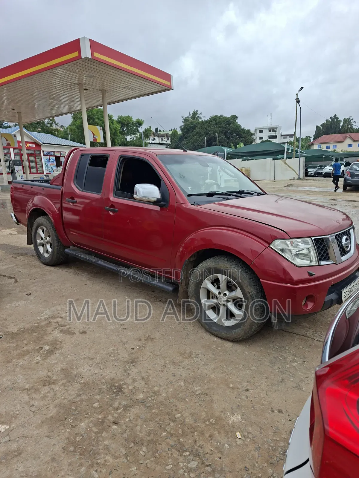 Nissan Navara 2012 Red