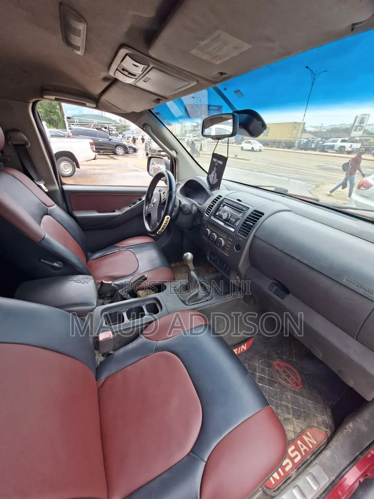 Nissan Navara 2012 Red