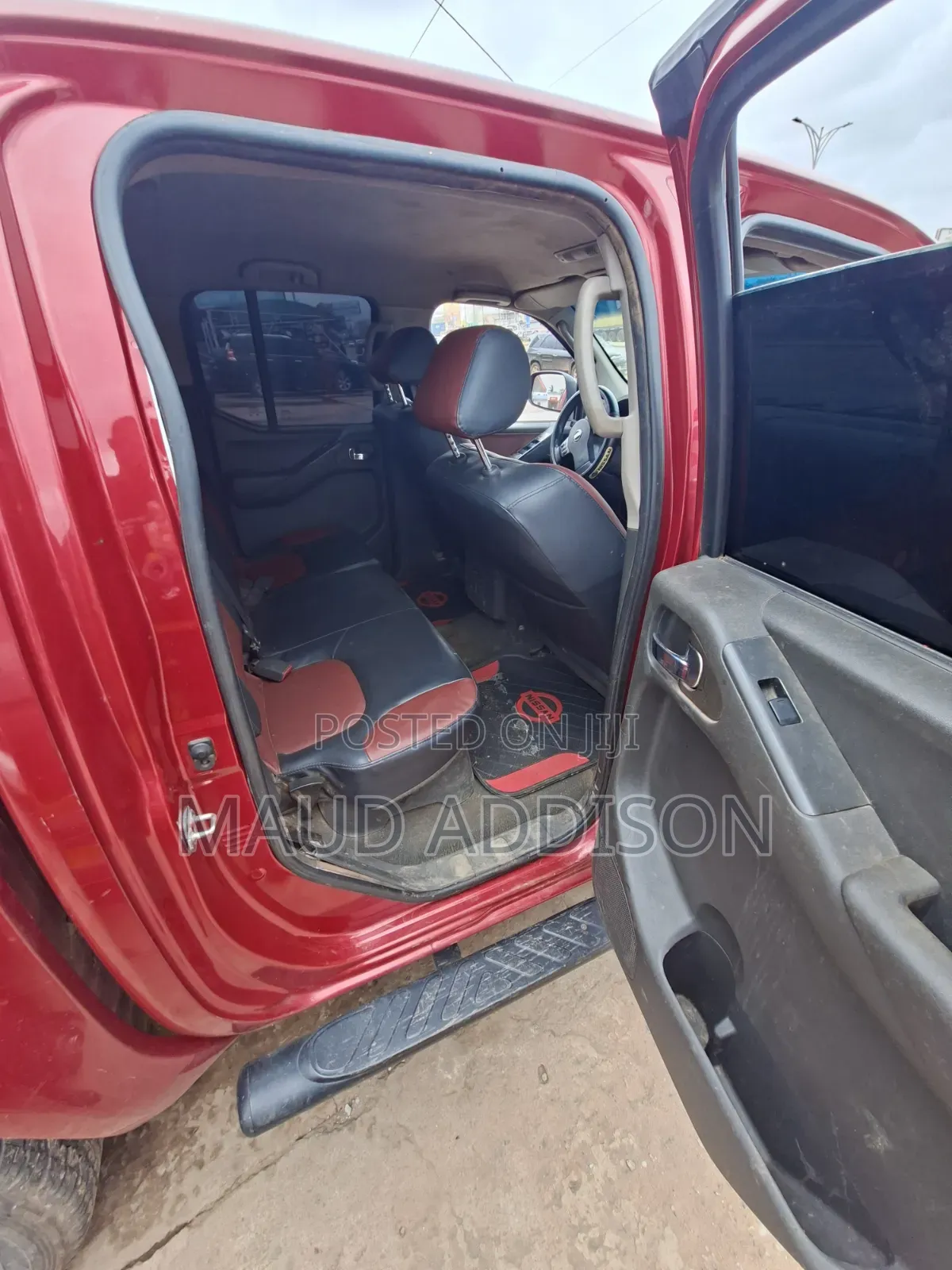 Nissan Navara 2012 Red