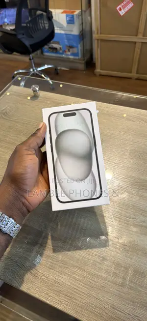 New Apple iPhone 15 Plus 128 GB White