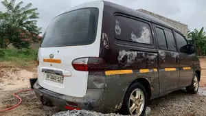 Hyundai Starex 2008 Brown