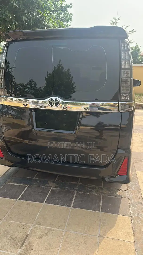 Toyota Voxy 2015 Black