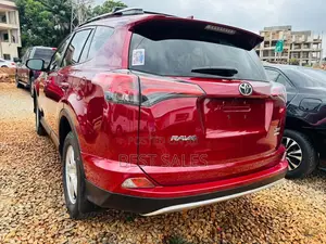 Toyota RAV4 2018 Burgundy