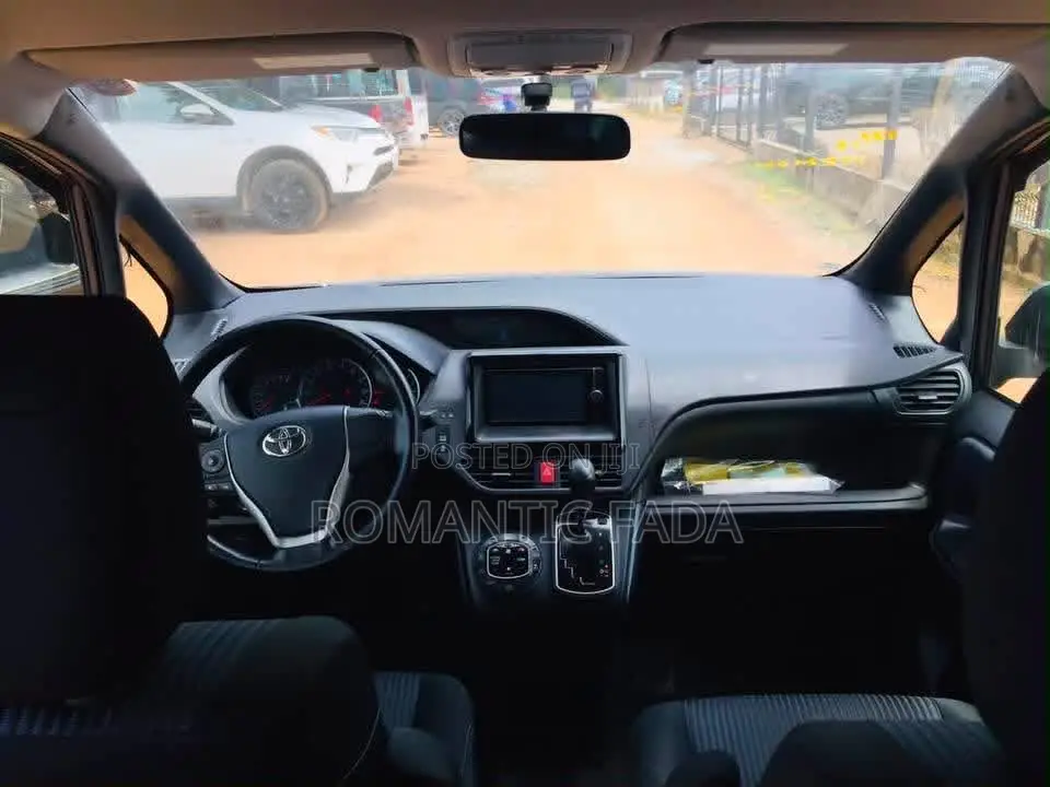 Toyota Voxy 2015 Black