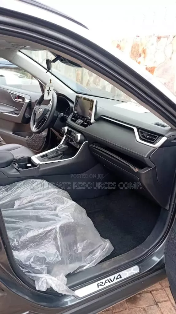 Toyota RAV4 2021 Black
