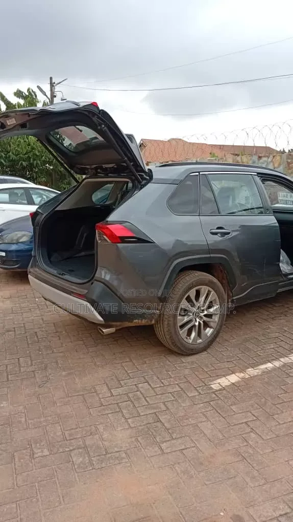 Toyota RAV4 2021 Black
