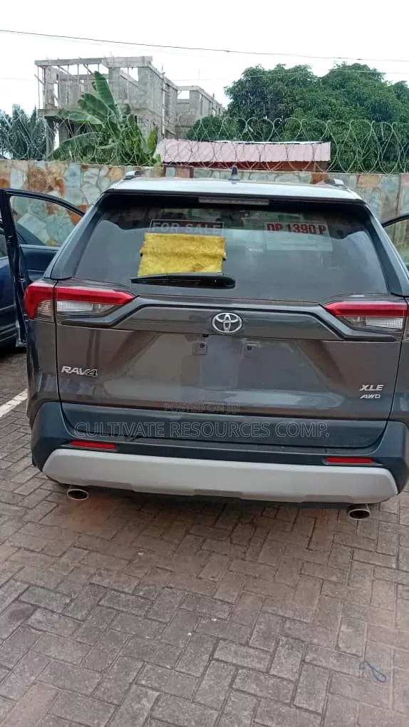 Toyota RAV4 2021 Black