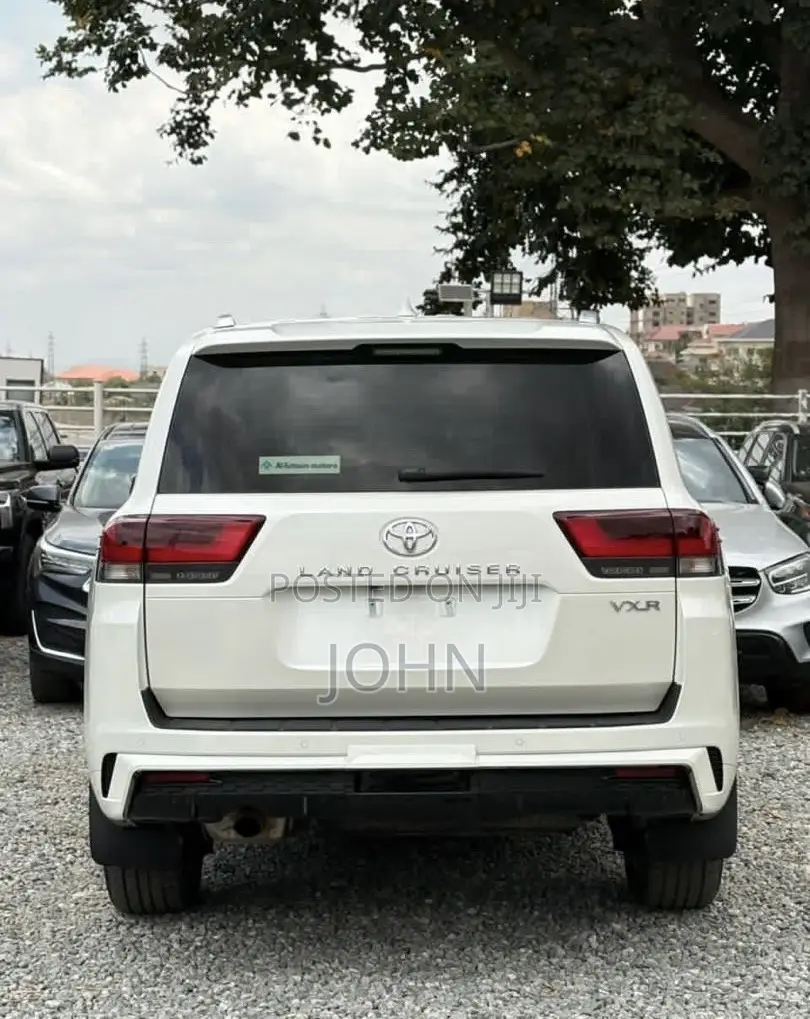 Toyota Land Cruiser 79 Series 2024 White