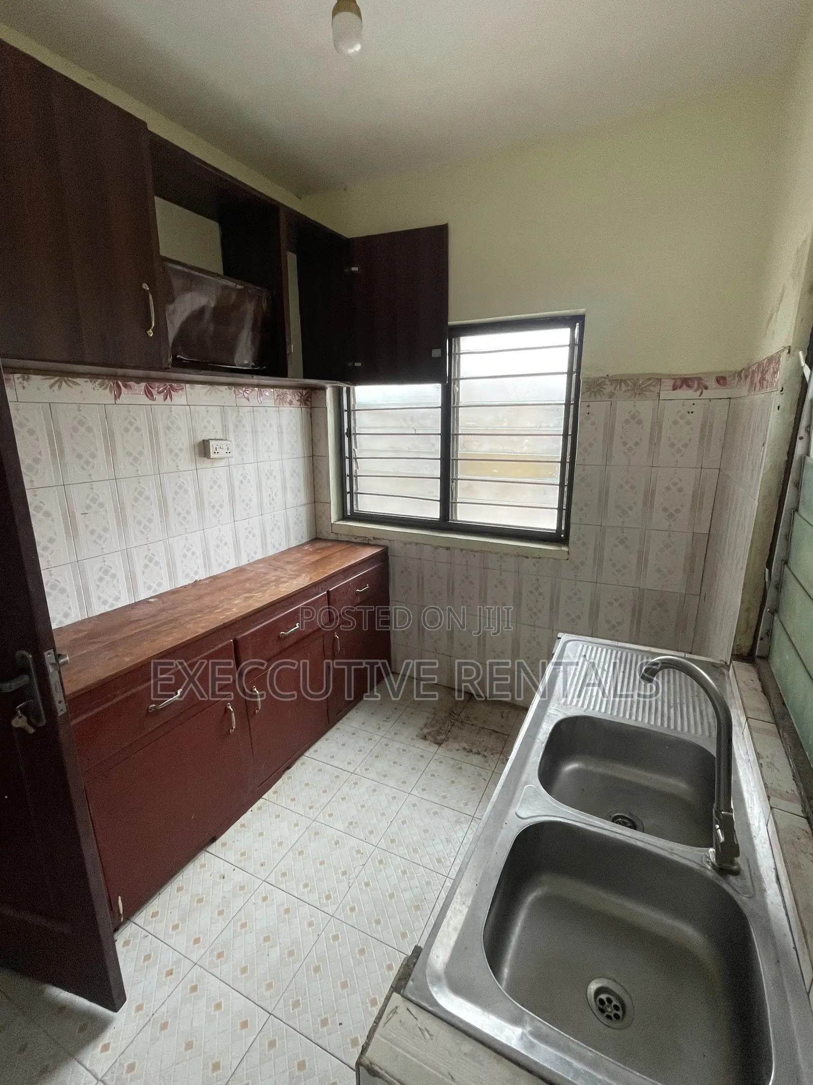 3bdrm Apartment in Kwashieman for rent