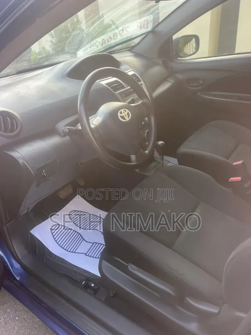 Toyota Yaris 2012 Blue