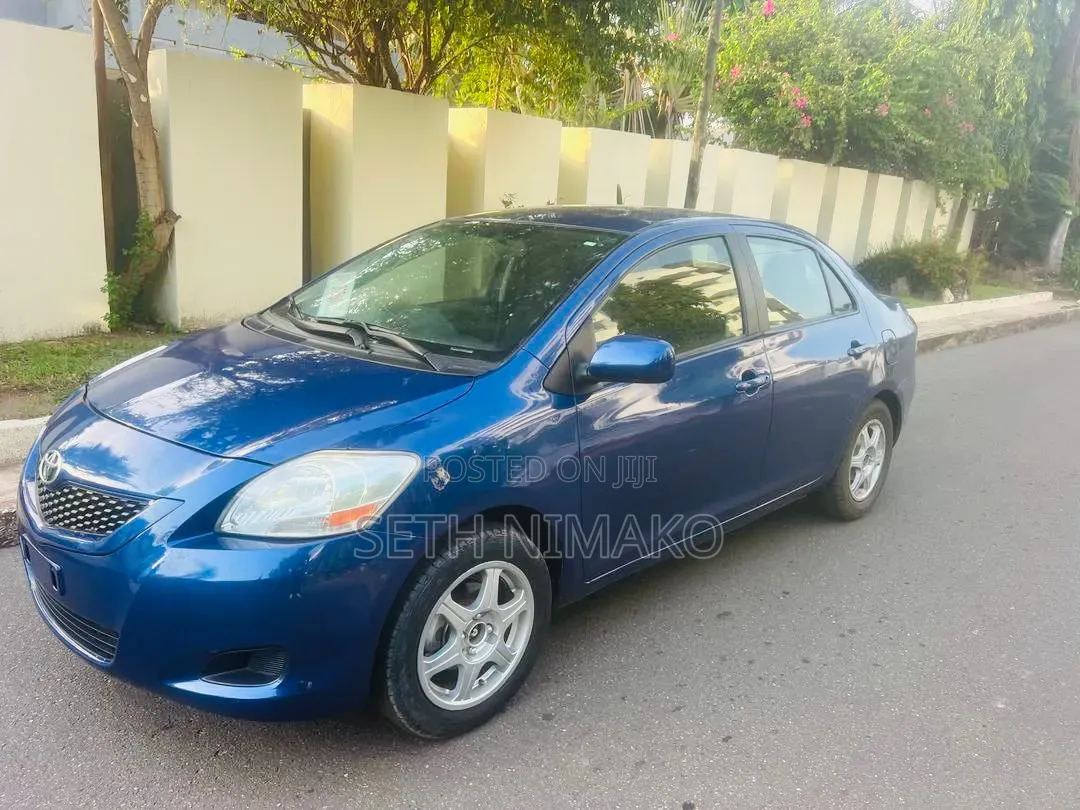 Toyota Yaris 2012 Blue