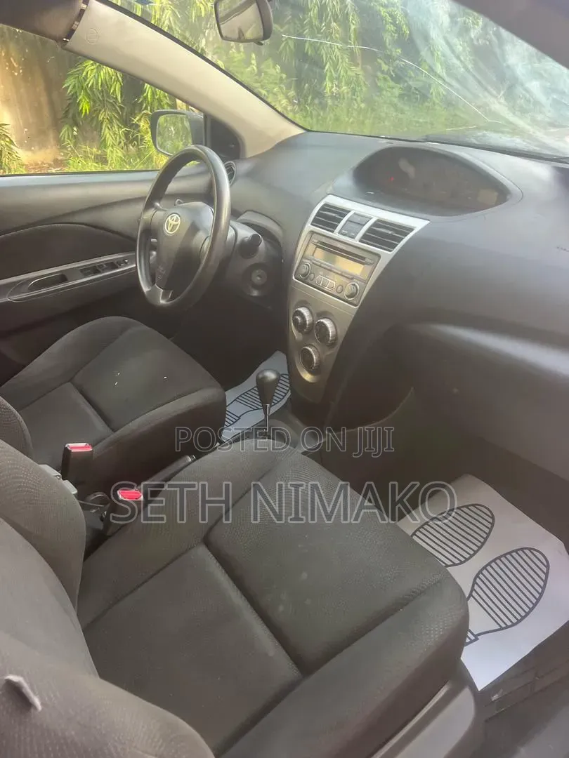 Toyota Yaris 2012 Blue