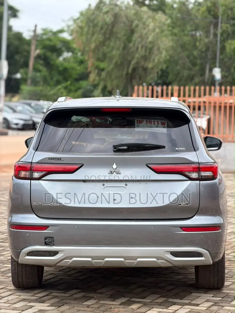 Mitsubishi Outlander SEL Launch Edition 2022 Gray