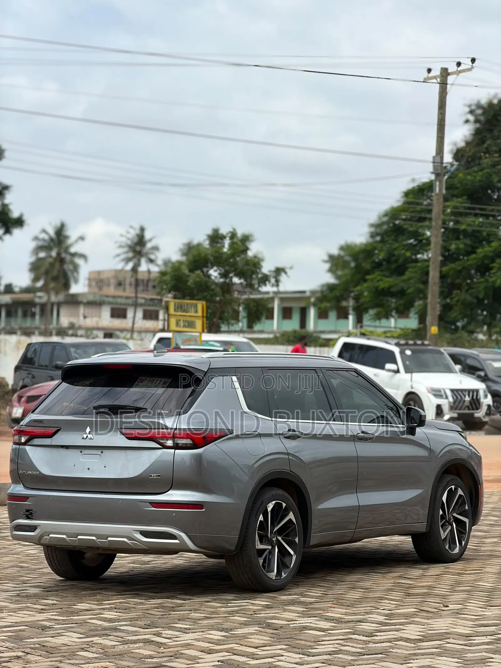 Mitsubishi Outlander SEL Launch Edition 2022 Gray