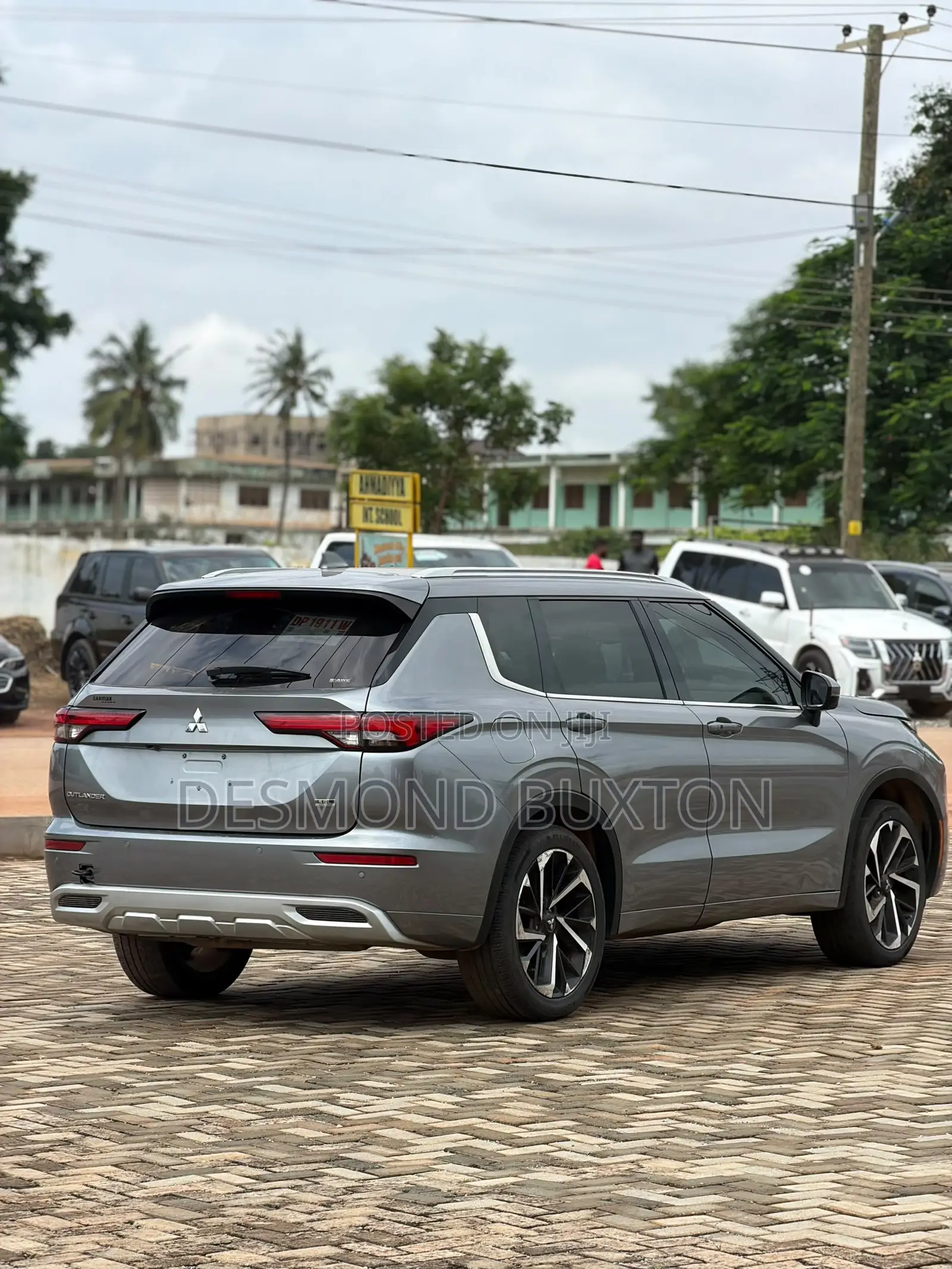 Mitsubishi Outlander SEL Launch Edition 2022 Gray