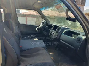 Nissan Caravan (Urvan) 2011 Grey
