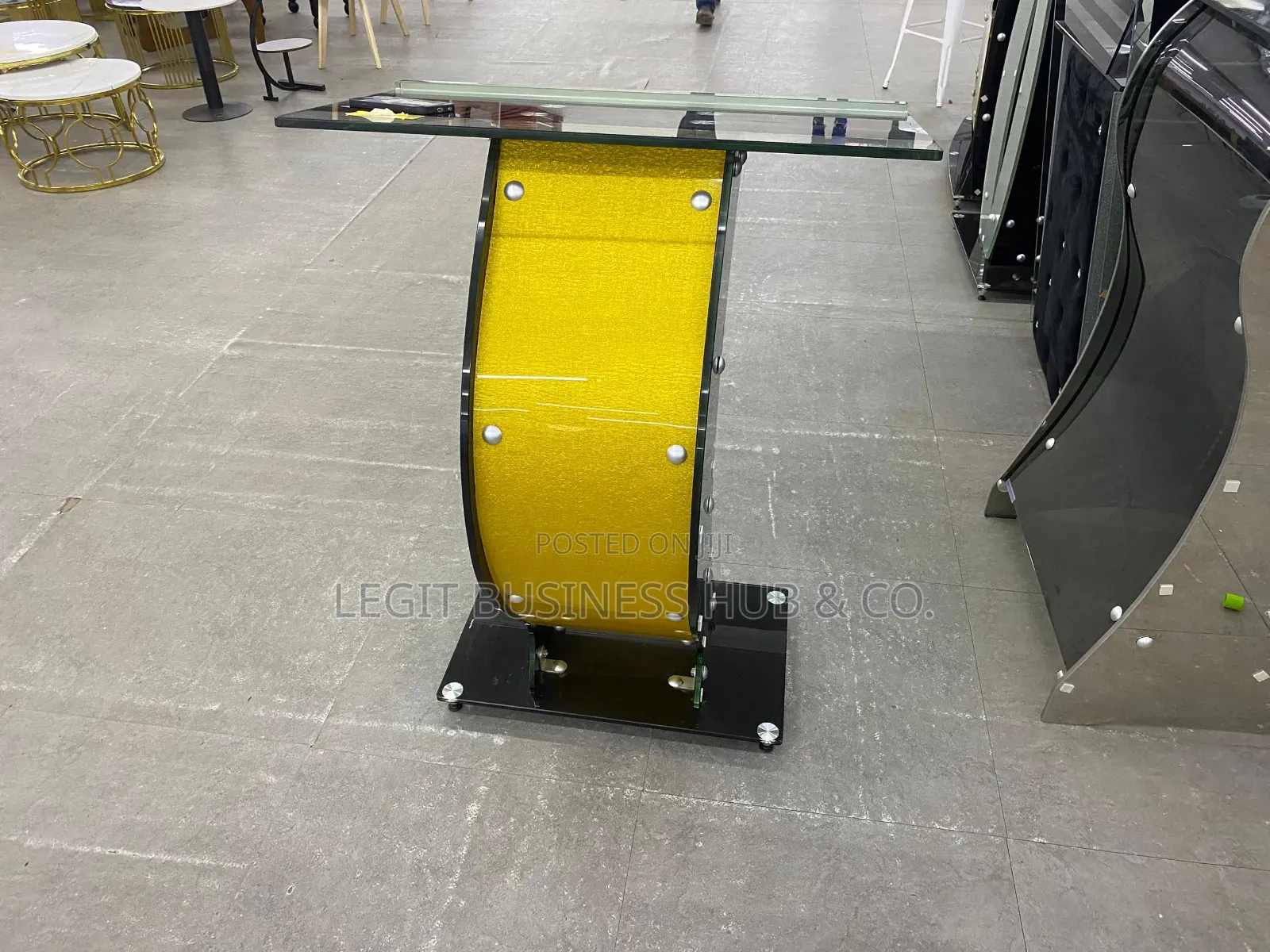 Sstylish High-Quality Tempered Glass Pulpit