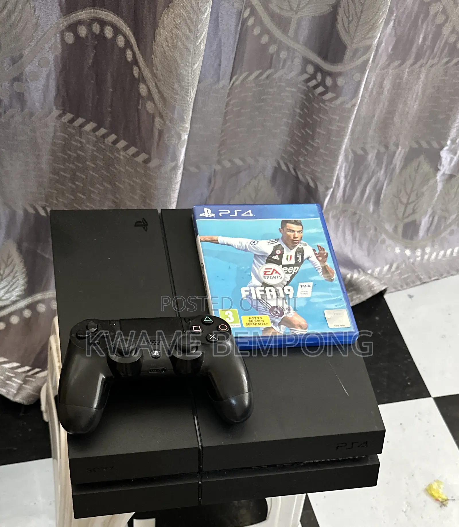 Ps4 Standard With a Controller and Fifa 19 Cd